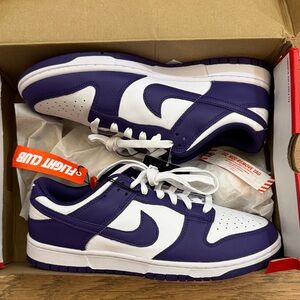 Nike Low-Top Sneakers in White and Purple
